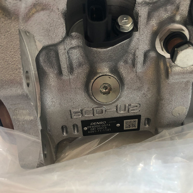 Bomba de inyección de combustible 6251-71-1121