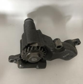 Pompe à huile 6261-51-2000