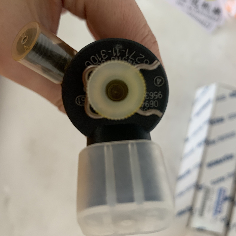 Inyector del motor 6271-11-3100